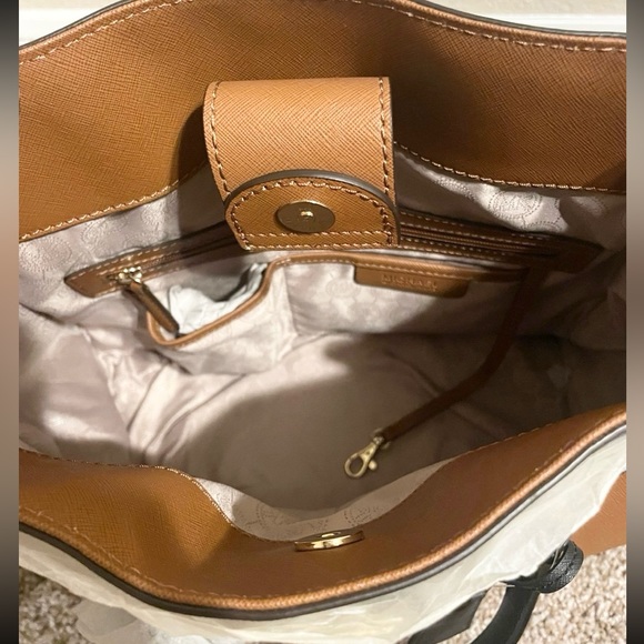 MICHAEL KORS HAMILTON LARGE CENTER STRIPE LUGG/WHITE/BLACK LEATHER GOLD TOTE BAG - Picture 4 of 7